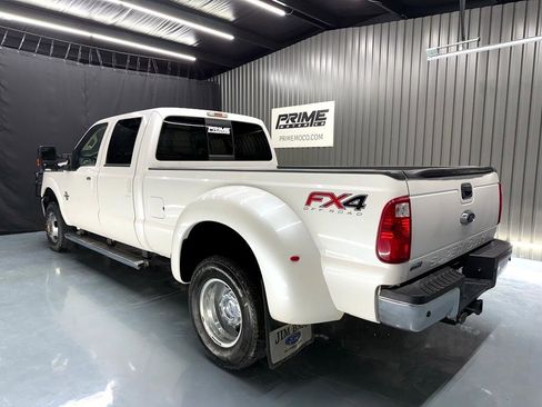 Used 2015 Ford F350 Lariat w/ Chrome Package image 4