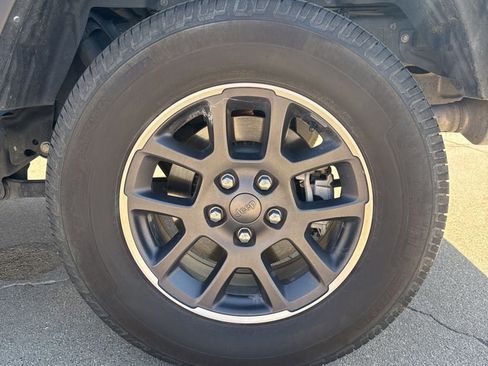 Used 2021 Jeep Gladiator Overland w/ Cold Weather Group AWD/4WD image 33
