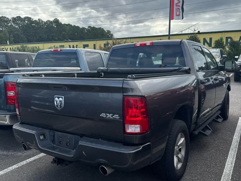 Used 2017 RAM 1500 Express AWD/4WD image 4