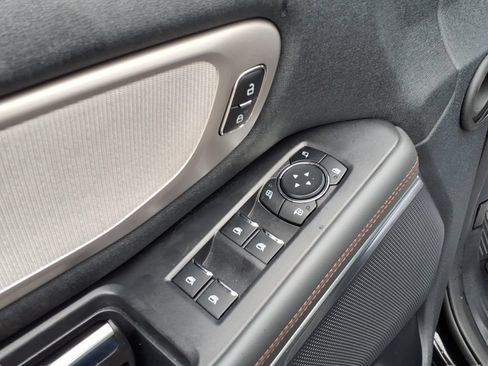 Used 2025 Ford Expedition Active AWD/4WD image 17