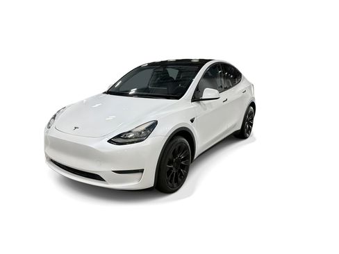 Certified 2023 Tesla Model Y AWD image 1