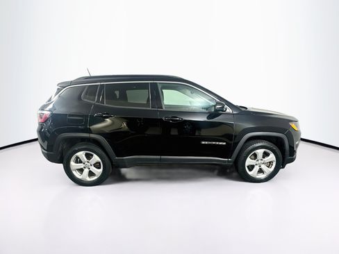 Used 2018 Jeep Compass Latitude w/ Popular Equipment Group AWD/4WD image 10