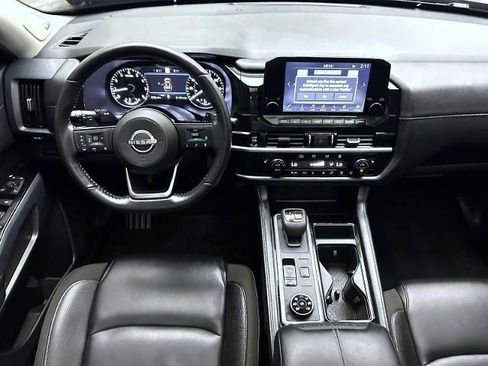 Certified 2025 Nissan Pathfinder SL w/ SL Premium Package AWD/4WD image 14