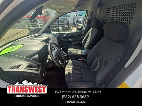 Used 2017 Ford Transit Connect XLT FWD image 9