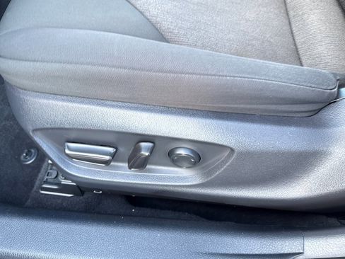 Used 2020 Toyota Camry LE image 13