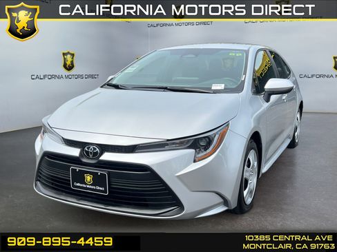 Used 2025 Toyota Corolla LE FWD image 1