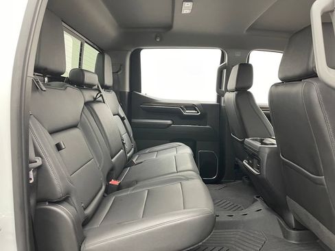 Used 2024 Chevrolet Silverado 1500 LT Trail Boss w/ Convenience Package II AWD/4WD image 34