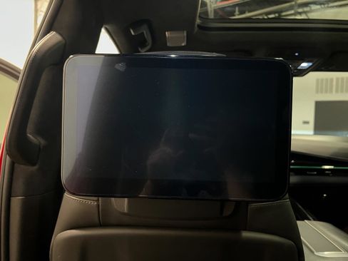 Used 2023 Cadillac Escalade V AWD/4WD image 32