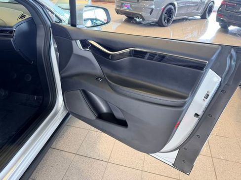 Used 2017 Tesla Model X 100D image 9
