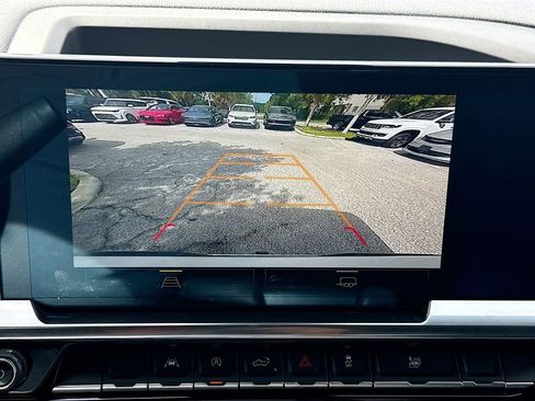 Used 2025 Chevrolet Silverado 1500 LT image 15