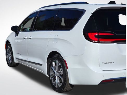 New 2026 Chrysler Pacifica Pinnacle image 42