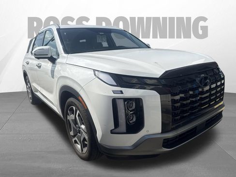 Used 2024 Hyundai Palisade SEL w/ Premium Package FWD image 3