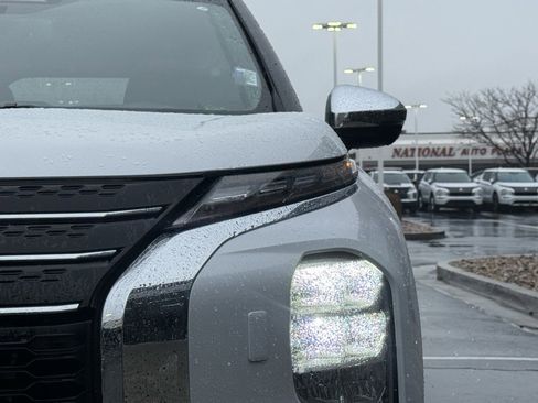 Used 2025 Mitsubishi Outlander SEL Black Edition image 32