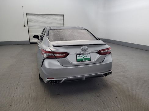 Used 2018 Toyota Camry XSE image 6