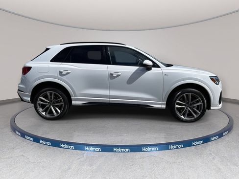 Used 2025 Audi Q3 2.0T Premium w/ Convenience Package AWD/4WD image 3