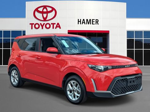 Used 2025 Kia Soul LX w/ LX Technology Package FWD image 1