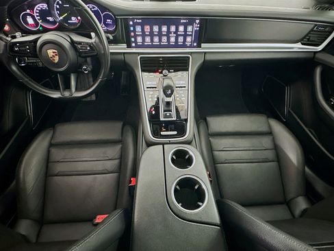 Used 2023 Porsche Panamera 4 Platinum Edition image 19