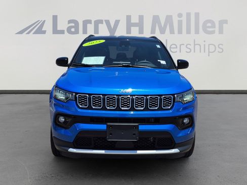 Used 2025 Jeep Compass Limited AWD/4WD image 8