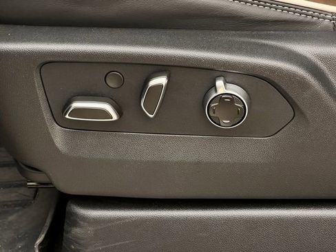 Used 2025 GMC Yukon Denali Ultimate image 23