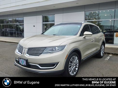 Used 2017 Lincoln MKX Reserve AWD/4WD image 7