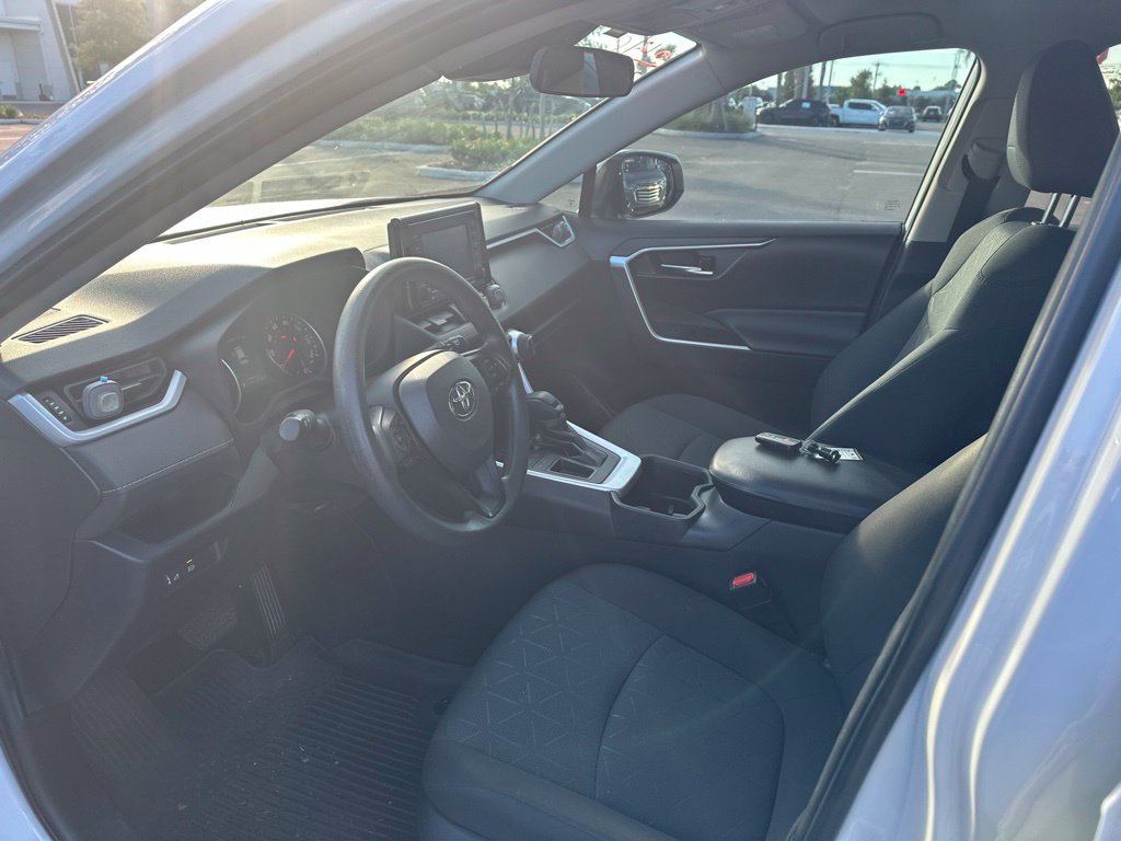 Used 2022 Toyota RAV4 XLE FWD image 11