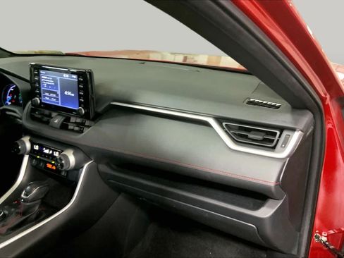 Used 2022 Toyota RAV4 SE w/ Weather & Moonroof Package AWD/4WD image 19