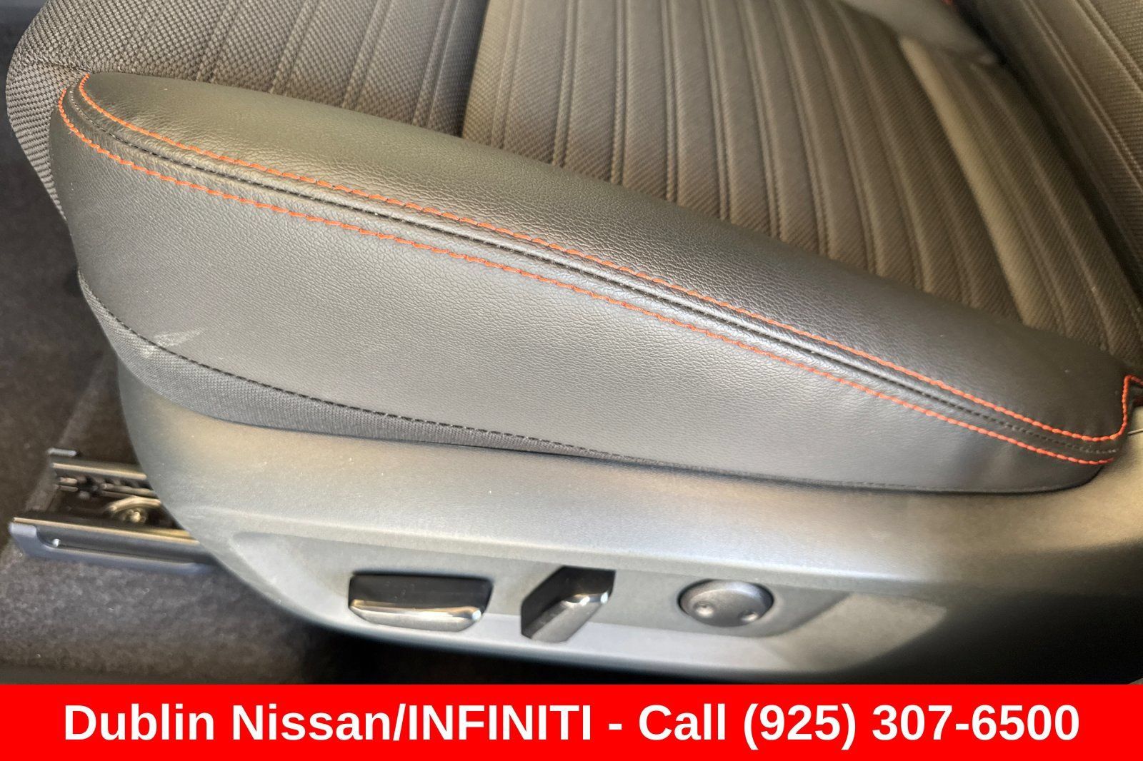 Used 2025 Nissan Rogue SV AWD/4WD image 14