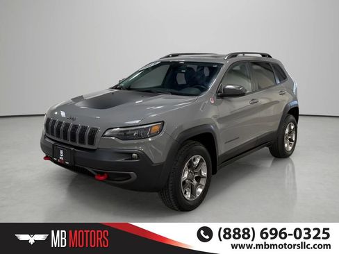 Used 2019 Jeep Cherokee Trailhawk w/ Comfort & Convenience Group AWD/4WD image 45