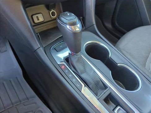 Used 2018 Chevrolet Equinox LT image 22