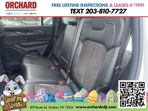 Used 2023 Jeep Grand Cherokee Altitude AWD/4WD image 17