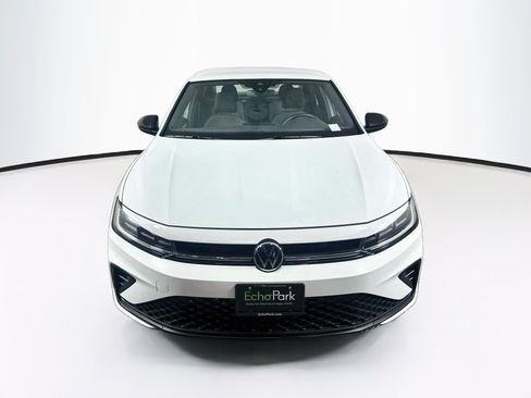 Used 2025 Volkswagen Jetta Sport FWD image 2