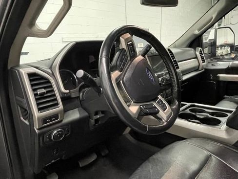 Used 2021 Ford F250 Lariat w/ Chrome Package image 24