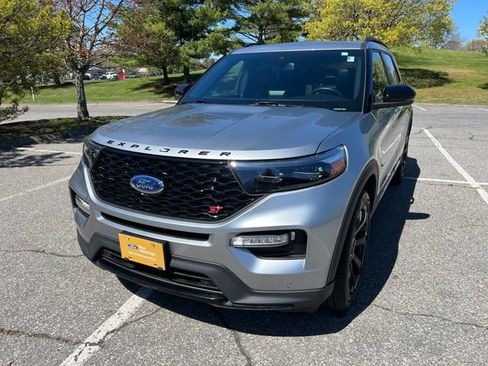 Used 2023 Ford Explorer ST w/ Equipment Group 401A AWD/4WD image 4