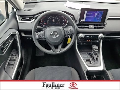 Used 2024 Toyota RAV4 LE AWD/4WD image 11