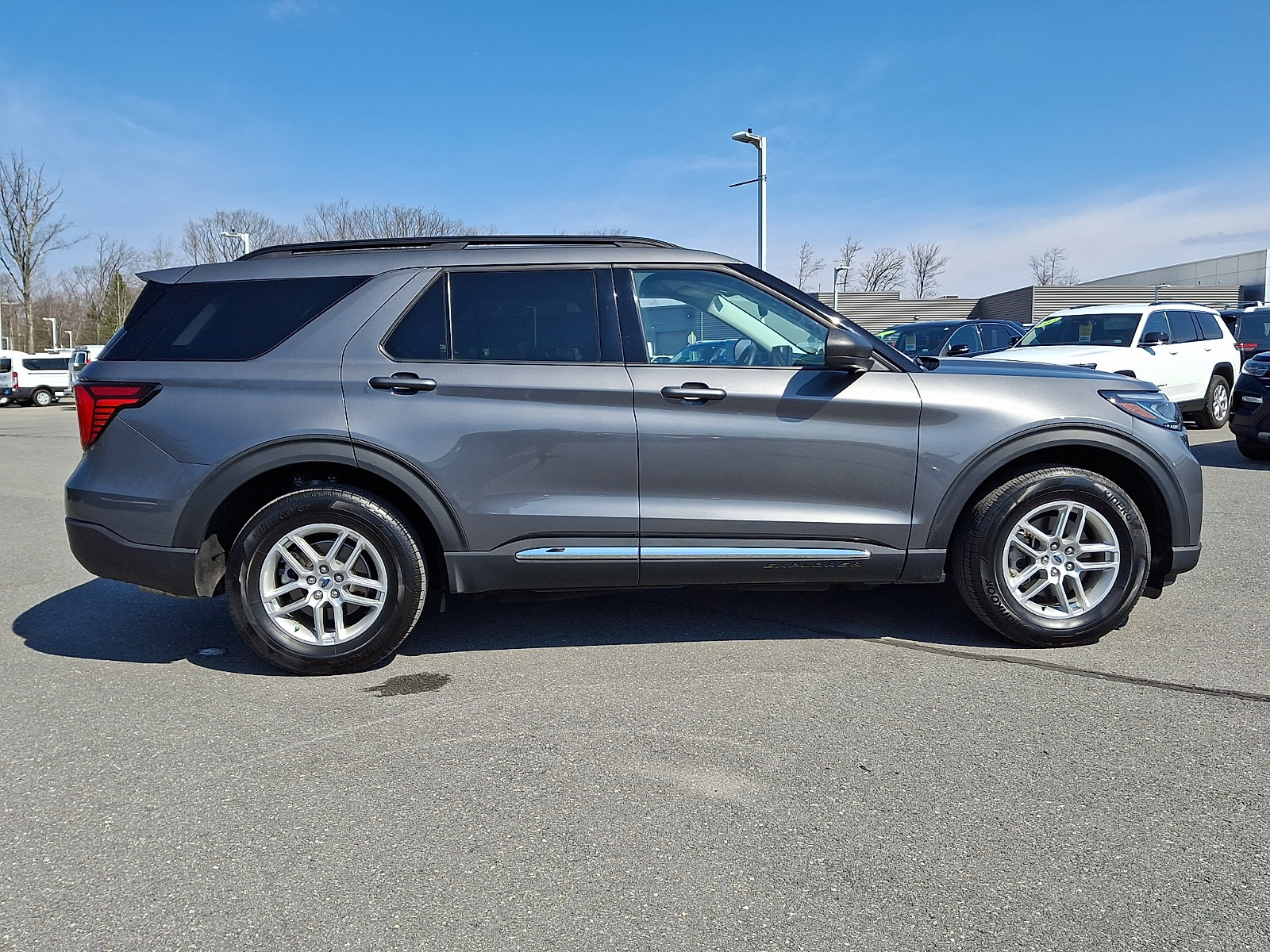 Certified 2025 Ford Explorer Active AWD/4WD image 7