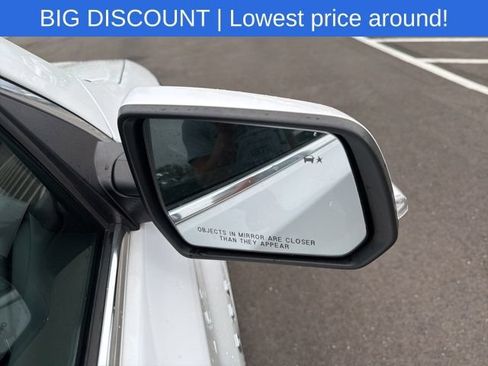 Used 2023 Chevrolet Traverse LT AWD/4WD image 7