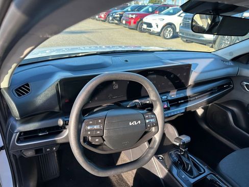 Used 2025 Kia K4 LXS image 35