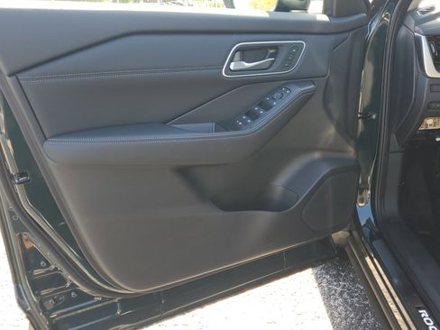 New 2026 Nissan Rogue Platinum image 10