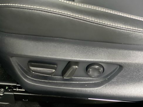 Used 2026 Toyota Camry SE FWD image 15