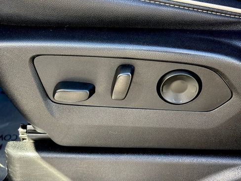 Used 2024 Chevrolet Suburban Premier image 12