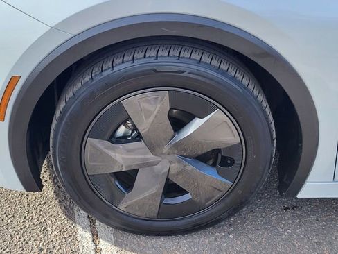 Used 2024 Toyota Prius Prime SE image 10