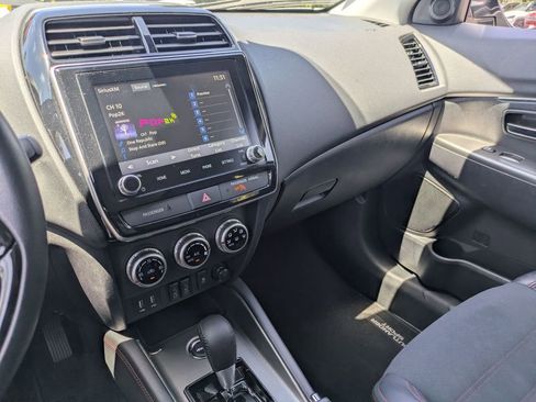 Used 2025 Mitsubishi Outlander Sport SE AWD/4WD image 20