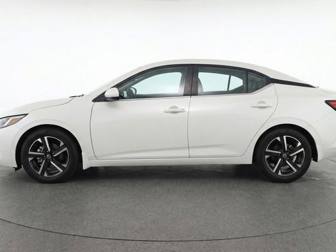 Used 2025 Nissan Sentra SV FWD image 5