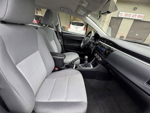 Used 2015 Toyota Corolla L image 16