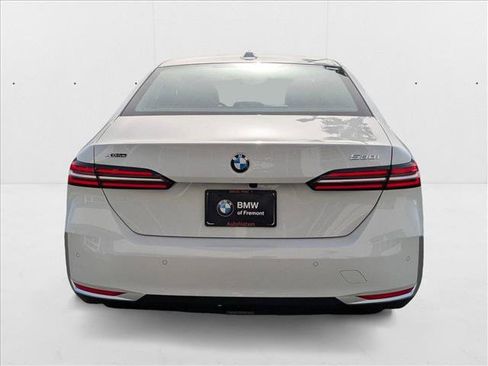 Used 2026 BMW 530i xDrive w/ Premium Package image 7