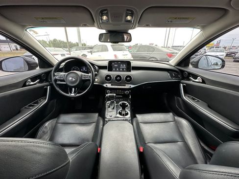 Used 2018 Kia Stinger RWD image 2