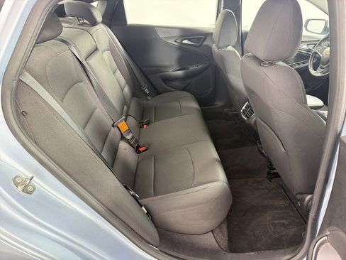 Used 2017 Chevrolet Malibu LT FWD image 28