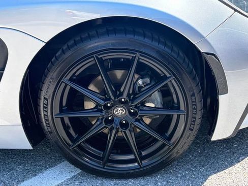 Used 2023 Toyota GR86 Premium w/ ALL Weather Mat Package (TMS) RWD image 11