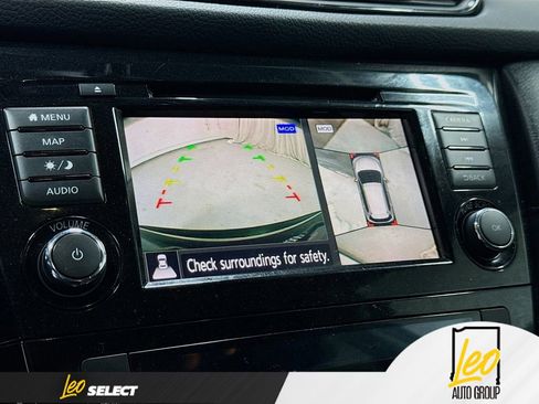 Used 2018 Nissan Rogue SV w/ Sun & Sound Touring Package AWD/4WD image 14