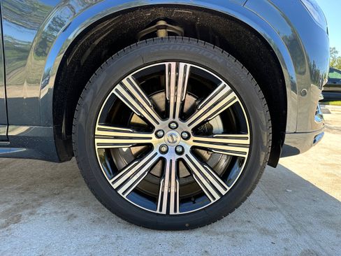 Certified 2024 Volvo XC90 T8 Plus w/ Protection Package Premier image 7